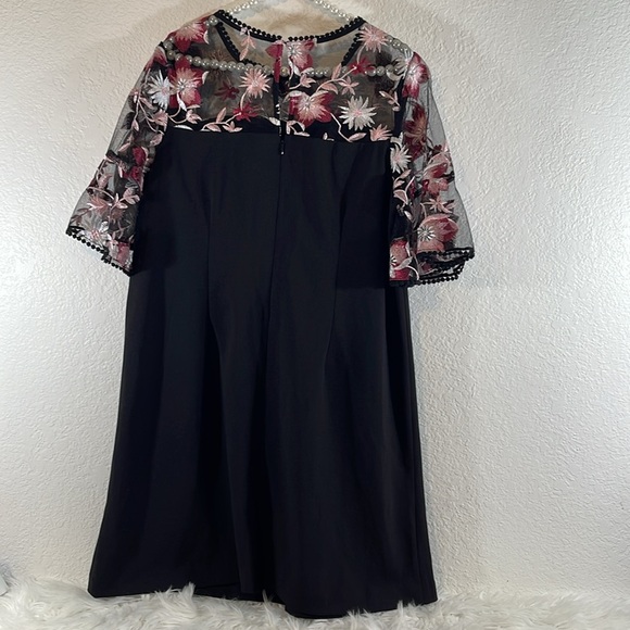 LANE BRYANT Mesh Floral Embroidered Ruffle Sleeve Black Shift Dress Size 12 - Picture 5 of 11